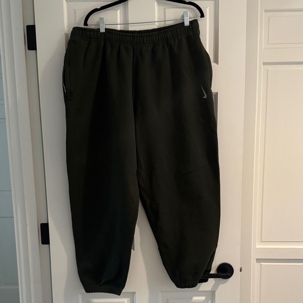 Nike Army Green Sweatpants. Billie Eilish size XL